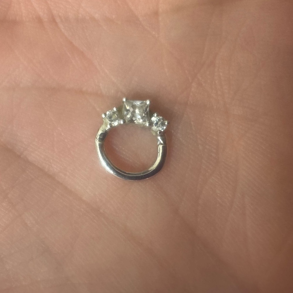 14k Maria tash 6.5mm princess clicker